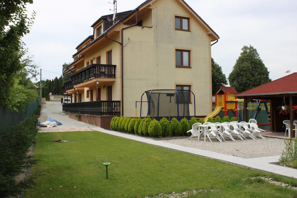 Privat Arcadia Apartment Podhájska Екстериор снимка