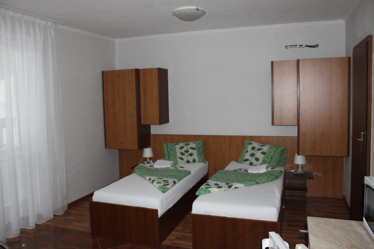 Privat Arcadia Apartment Podhájska Екстериор снимка