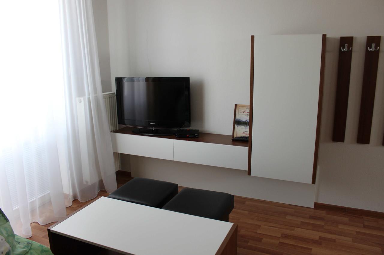 Privat Arcadia Apartment Podhájska Екстериор снимка