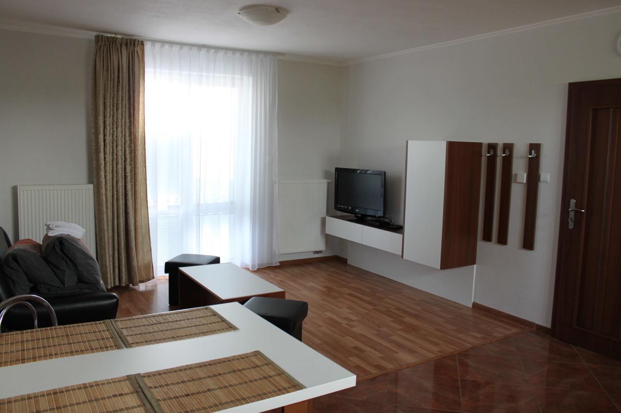 Privat Arcadia Apartment Podhájska Екстериор снимка