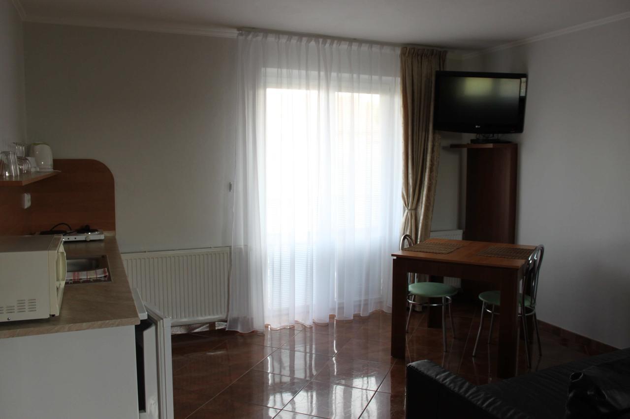 Privat Arcadia Apartment Podhájska Екстериор снимка