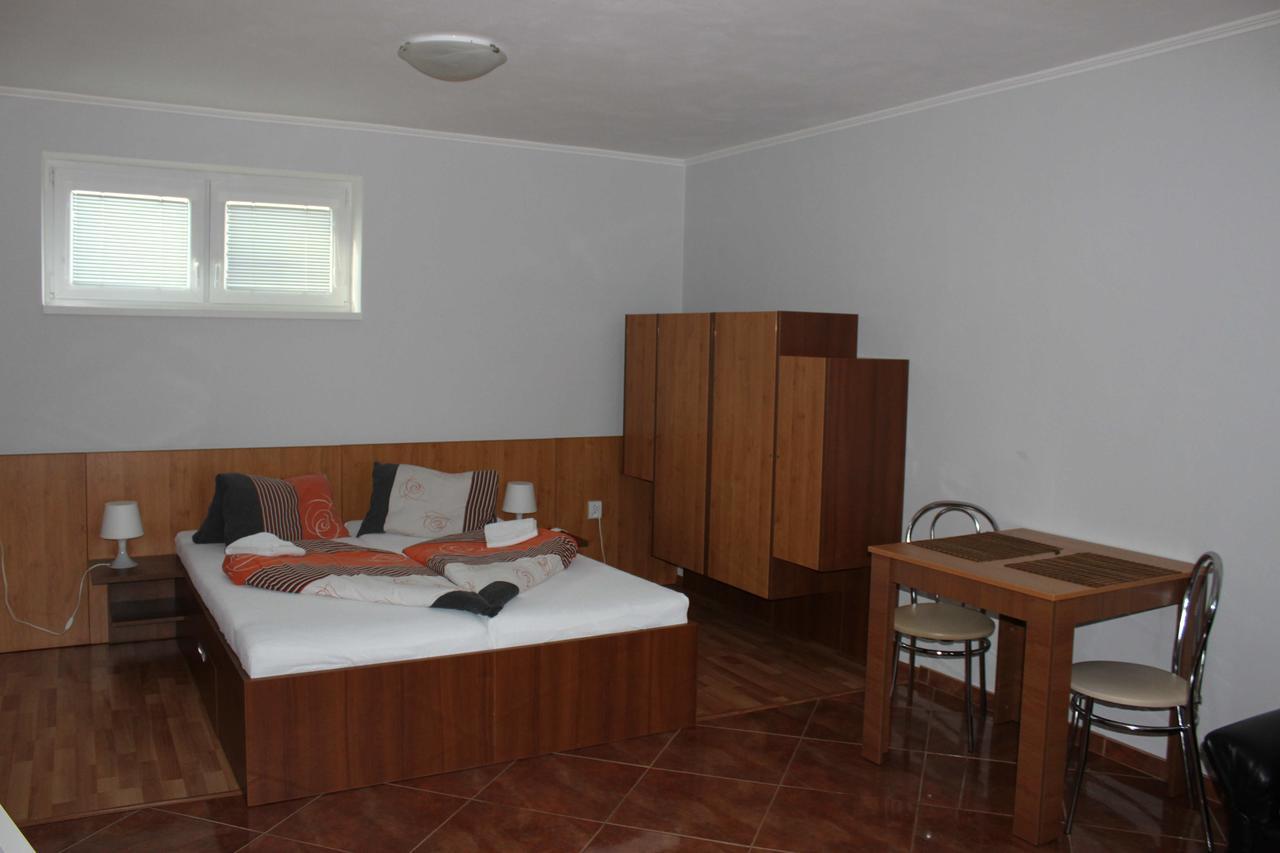 Privat Arcadia Apartment Podhájska Екстериор снимка